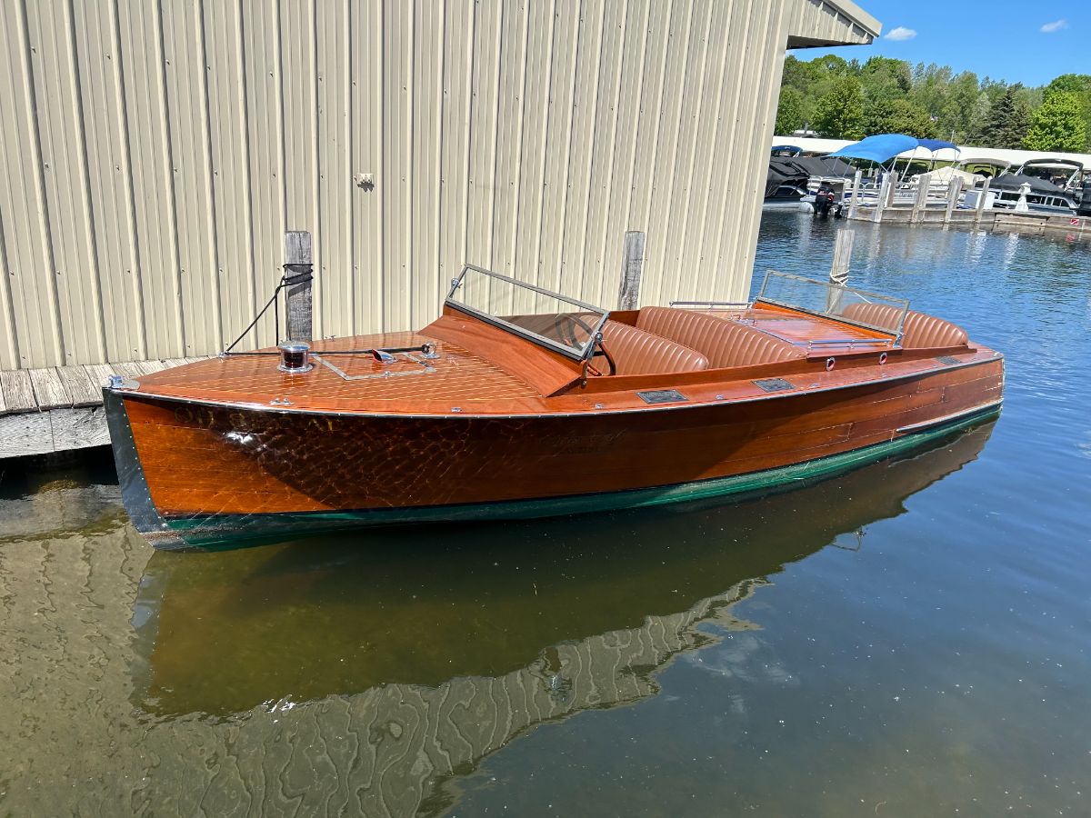 1927 Chris Craft Cadet Runabouts - 22.0ft Inboard in Torch Lake, MI