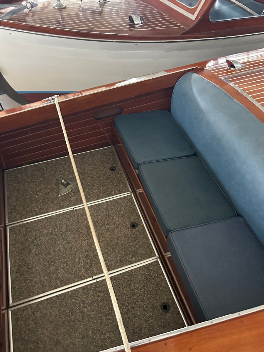 1929 Dodge Triple Cockpit Runabout Model 826 - image 9