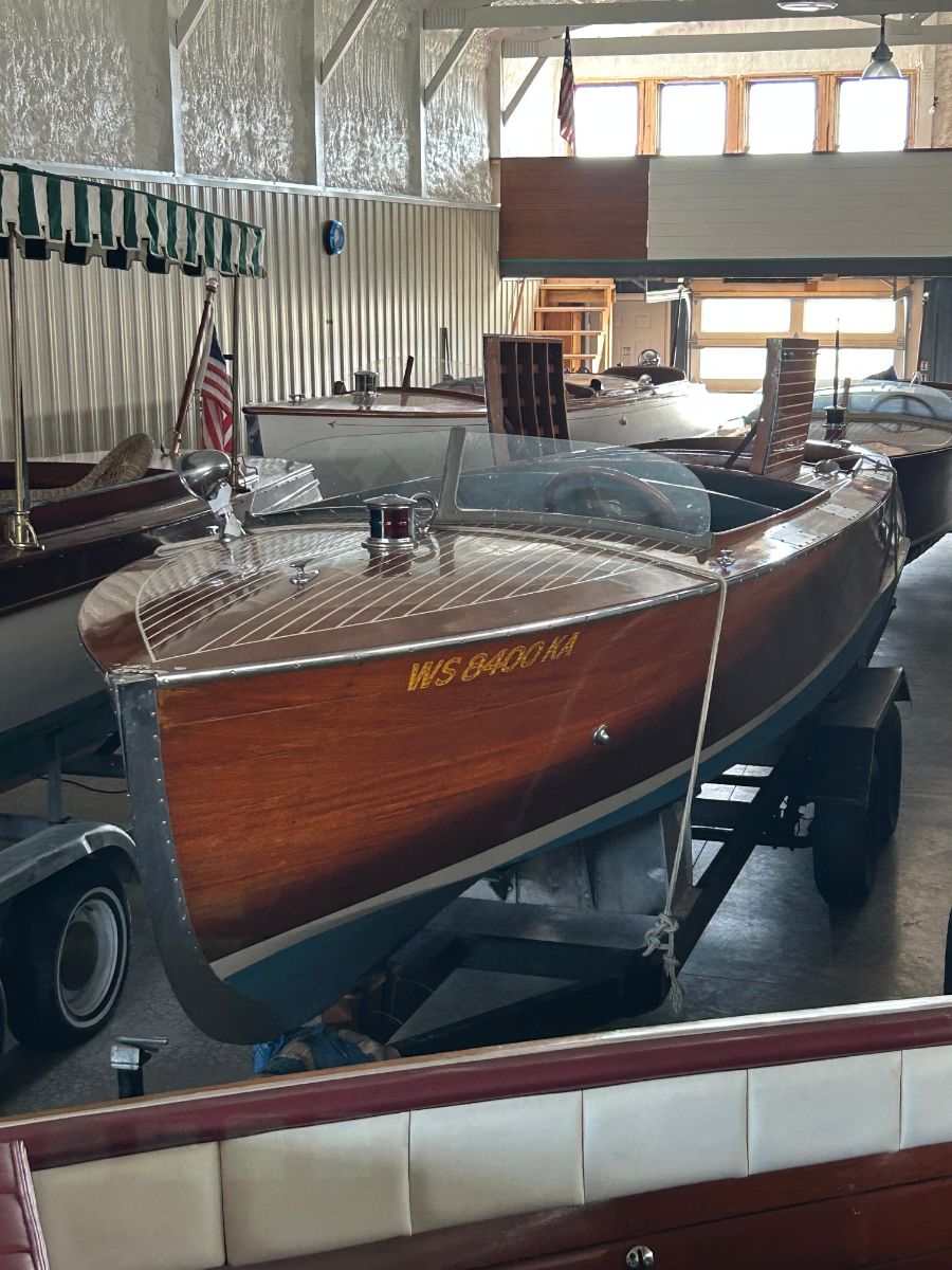 1929 Dodge Triple Cockpit Runabout Model 826 Runabouts - 26.0ft Inboard in Door County, WI