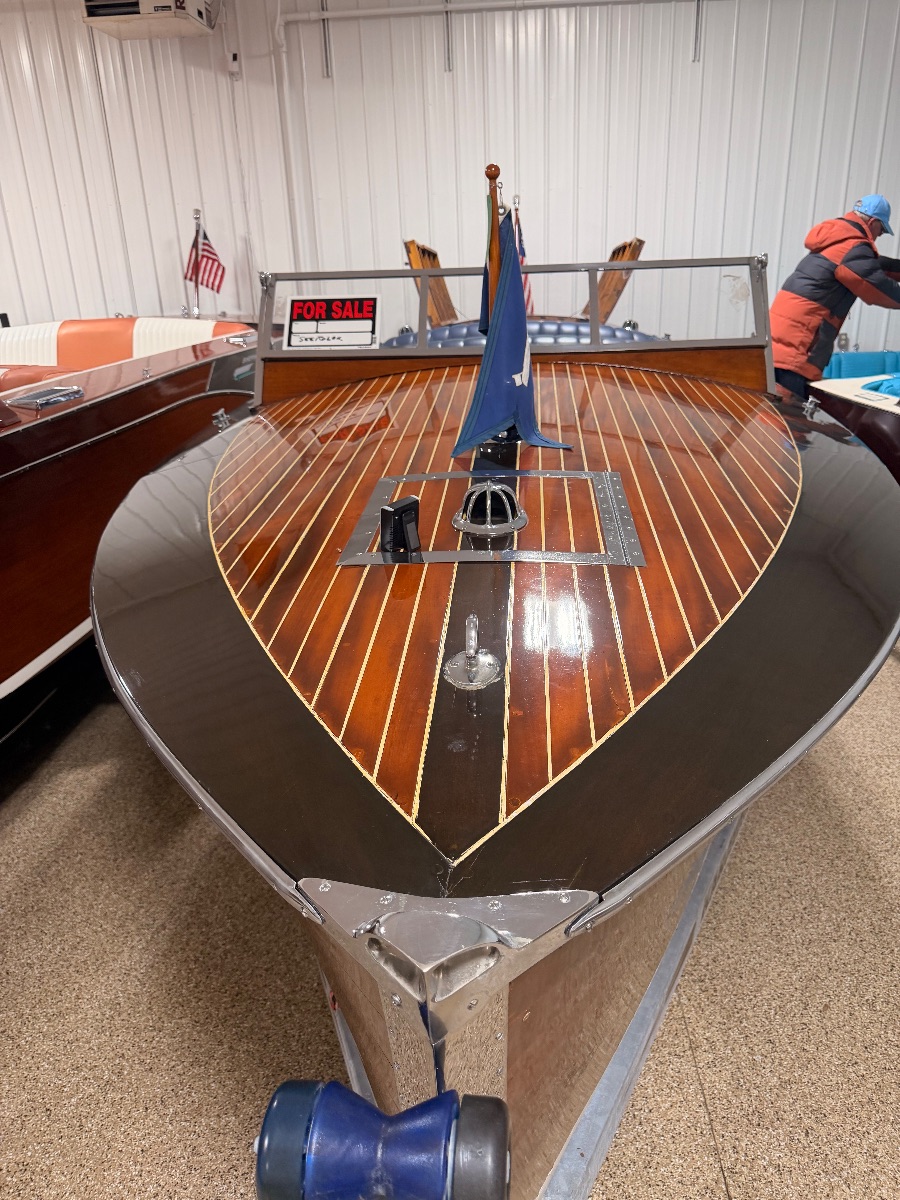 1930 Dee Wite 22' Triple Cockpit Runabout - image 3