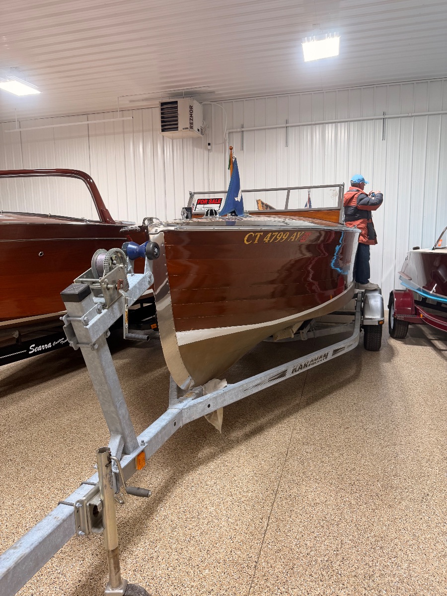 1930 Dee Wite 22' Triple Cockpit Runabout - image 5