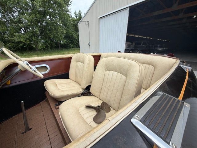 1940 Chris Craft Barrel Back - image 3