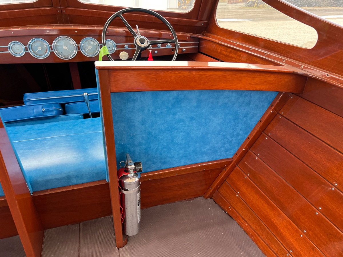 1940 Chris Craft U 22 Deluxe Utility - image 7