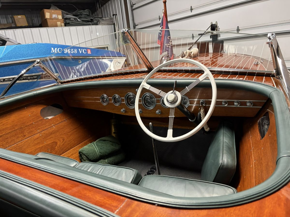 1942 Chris Craft Custom (Barrel Back) - image 5