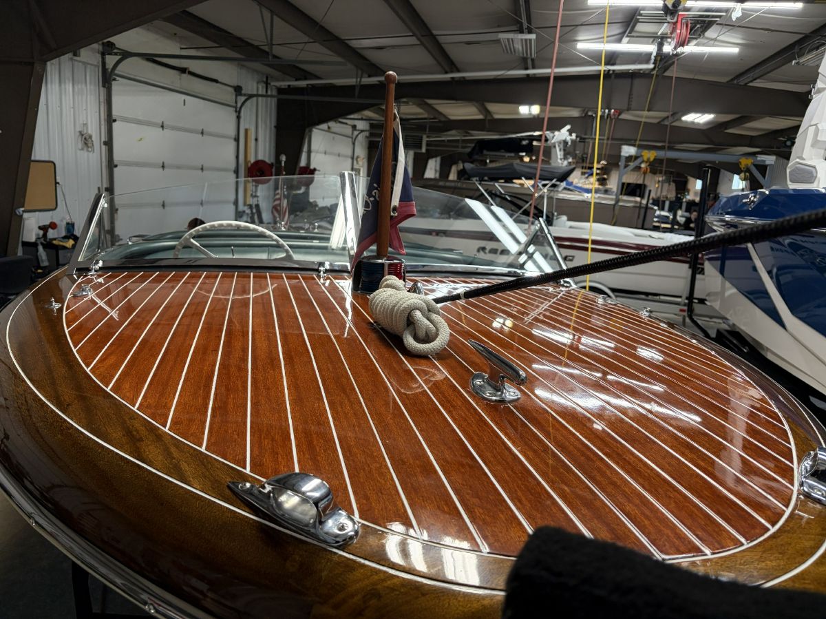 1942 Chris Craft Custom (Barrel Back) - image 6