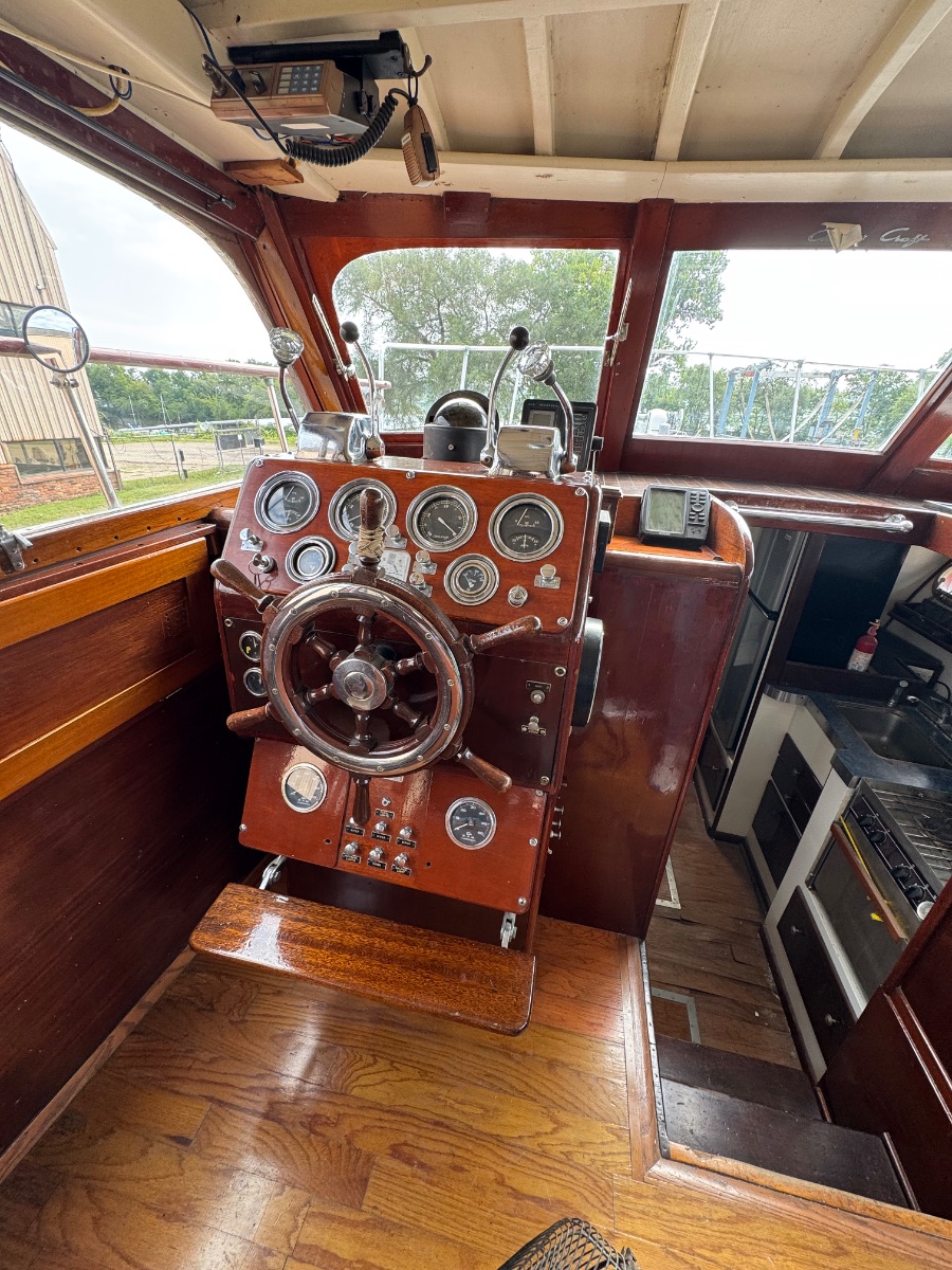 1946 Chris Craft Double Cabin Flybridge Cruiser Cruisers - 46.0ft Inboard in Peoria, IL