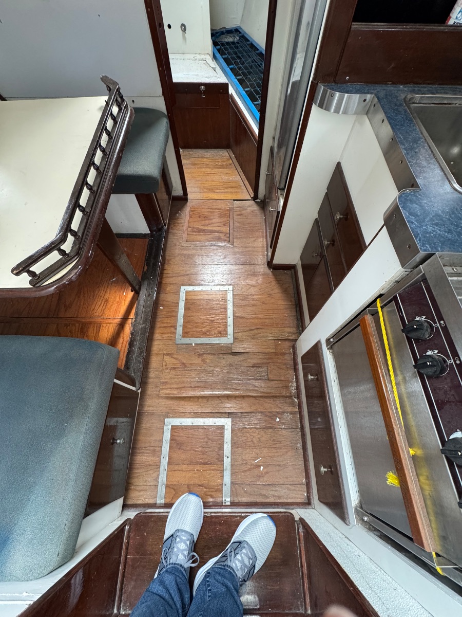 1946 Chris Craft Double Cabin Flybridge Cruiser - image 5