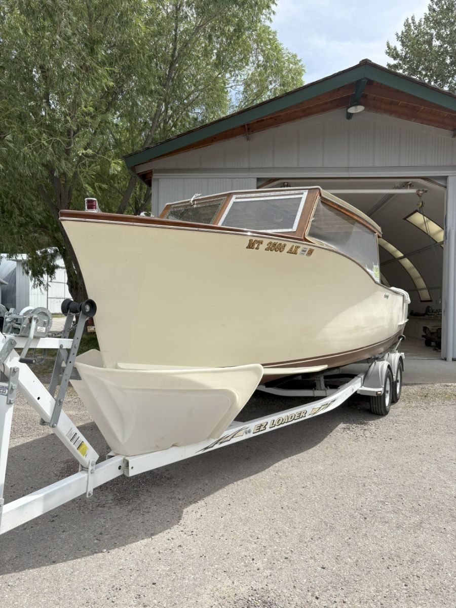 1947 Stan Craft Sedan