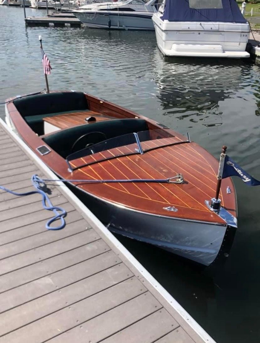 1948 Century Deluxe Utilities - 16.0ft Inboard in Willis, Texas