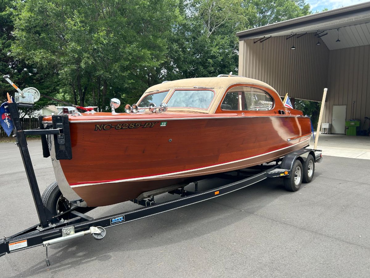 1949 Chris Craft Sedan - image 3