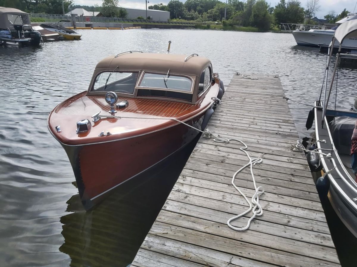 1950 22 Ft Sedan. 5200 bottom