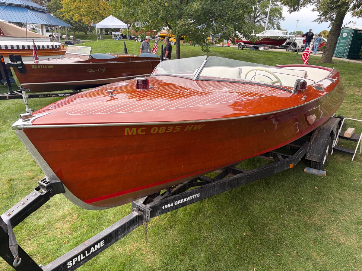 1954 Greavette Sheerliner Runabouts - 22.0ft Inboard in Kewadin, MI
