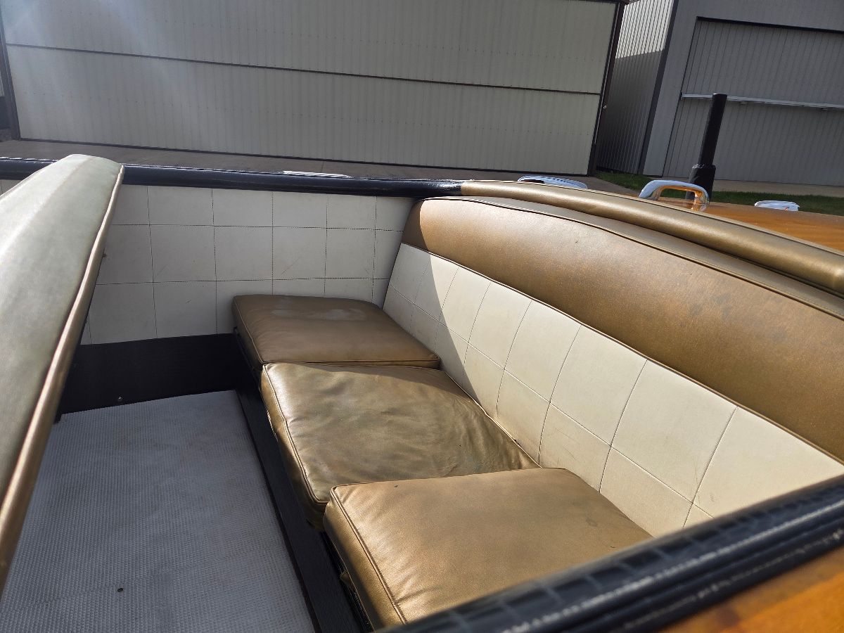 1955 Chris Craft Capri - image 7