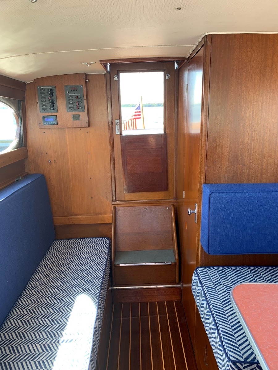 1956 Chris Craft Sedan Cruiser  - image 8