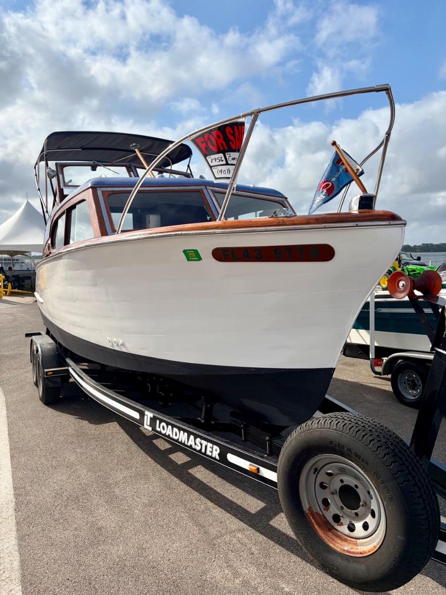 1956 Chris Craft Sedan Cruiser  - image 8