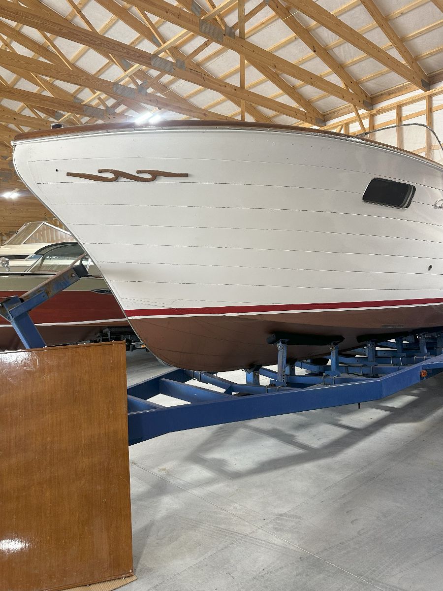 1957 Chris Craft 26' Sports Express - image 7