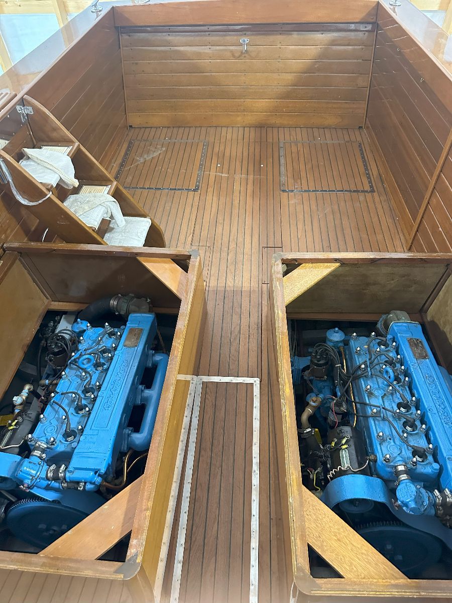 1957 Chris Craft 26' Sports Express - image 6