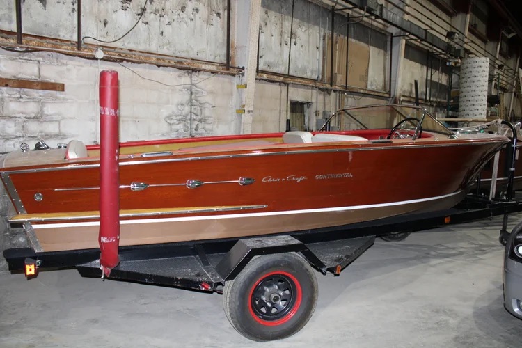  1957 18’ Chris Craft Continental