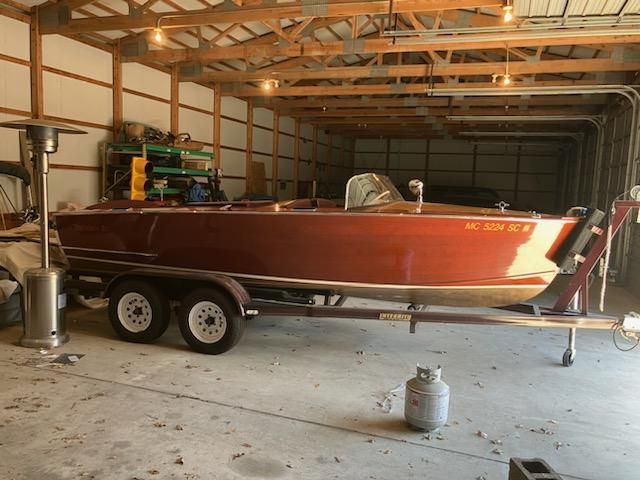 1957 20' Mariner Utility