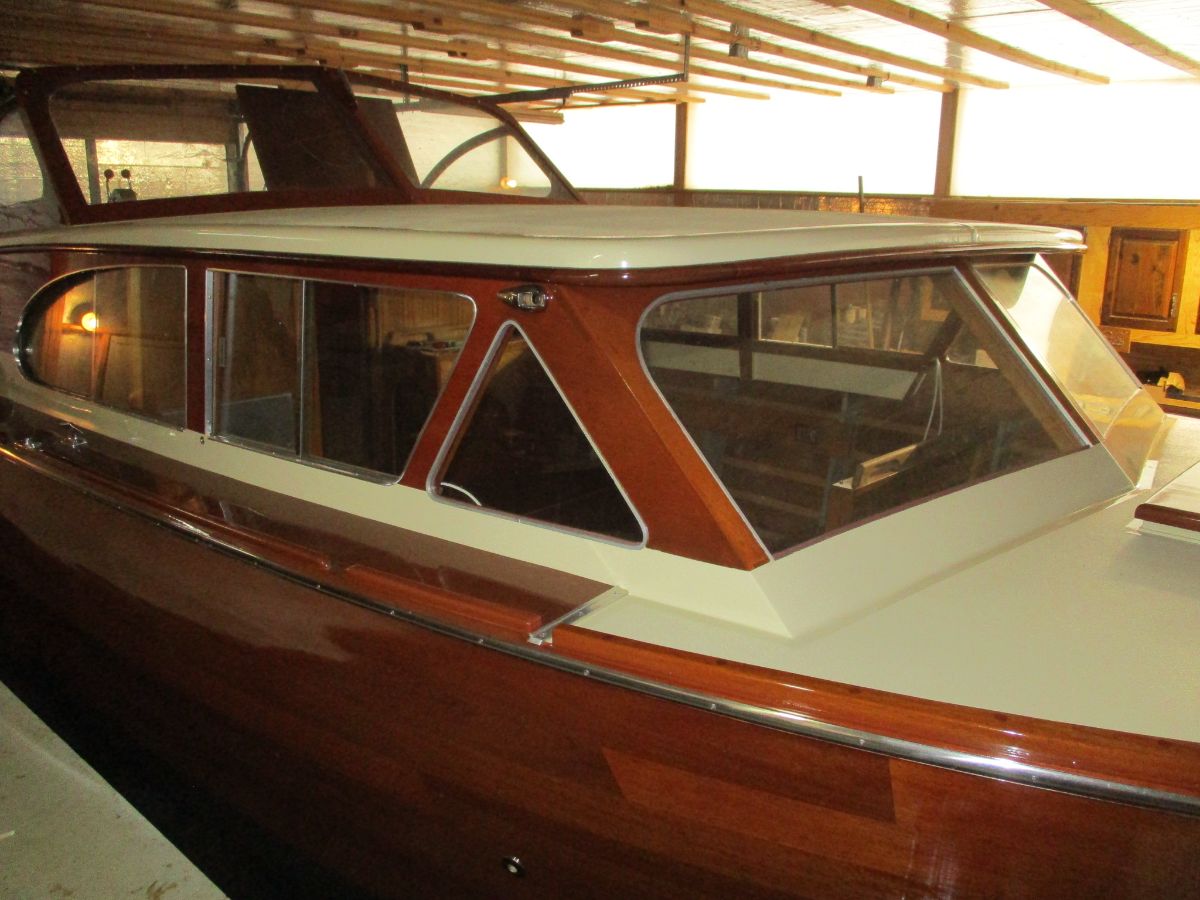 1958 Hacker Sedan Cruisers - 24.0ft Inboard  in Milton , NH