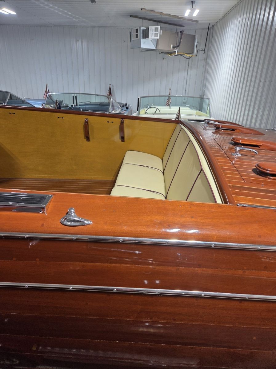 1959 Shepherd 27' Rear Engine Runabout - image 4