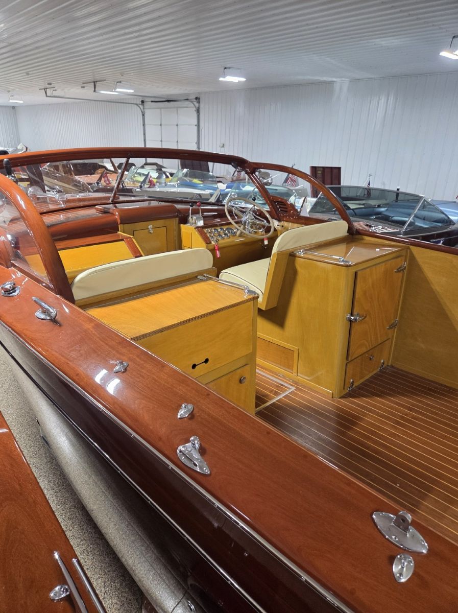 1959 Shepherd 27' Rear Engine Runabout - image 3