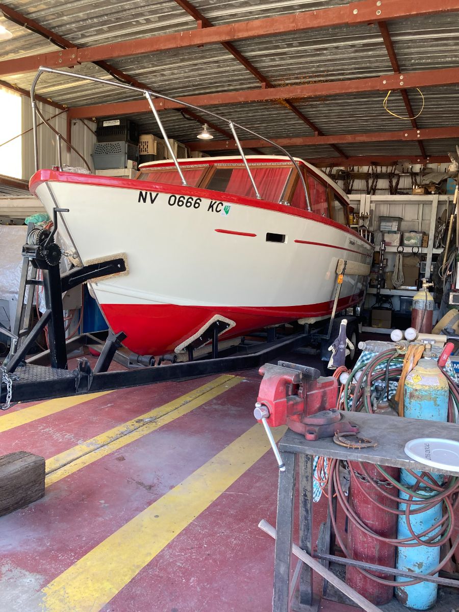 1961 Trojan Trojan  Cruisers - 24.0ft Inboard in Round Mountain, NV 89045, NV