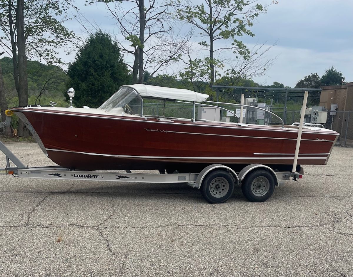 1963 Century Resorter Utilities - 21.0ft Inboard in Holland, MI