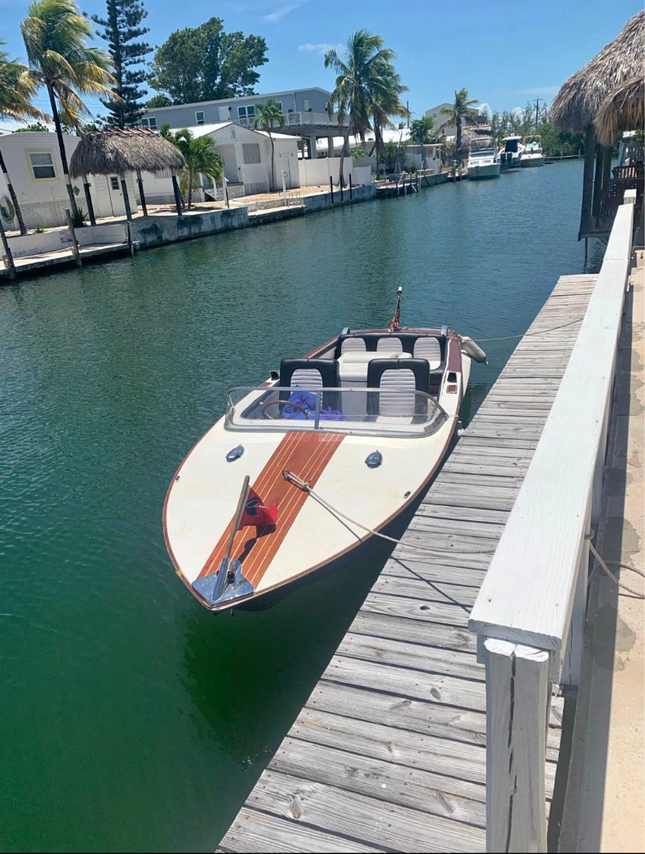 1963 Chris Craft Holiday Utilities - 18.0ft Inboard in Marathon, FL