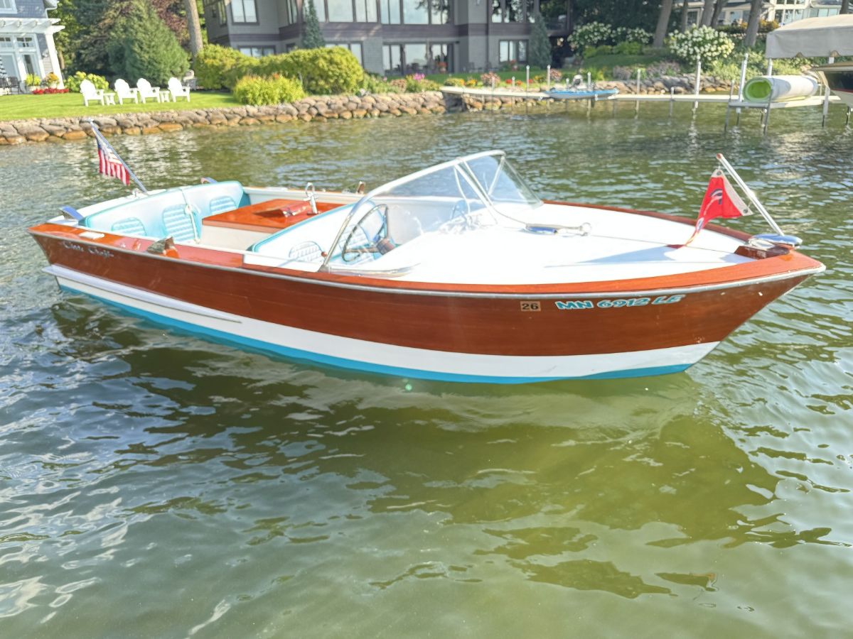 1964 Chris Craft Ski Boat Utilities - 17.0ft Inboard in St Paul, MN