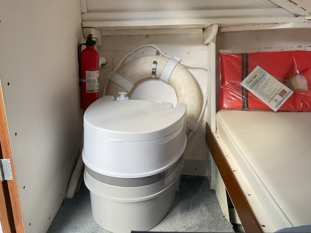 1966 Chris Craft Cavalier - image 9