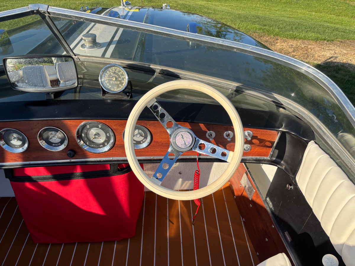 1969 Chris Craft Commander - image 9