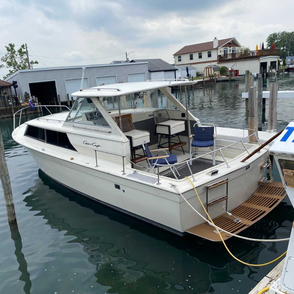 1969 Chris Craft Commander Cruisers - 31.0ft Inboard  in Algonac, , MI