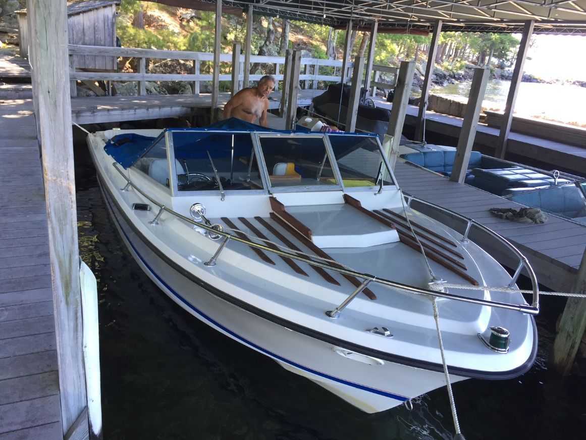 1975 Century Raven 22