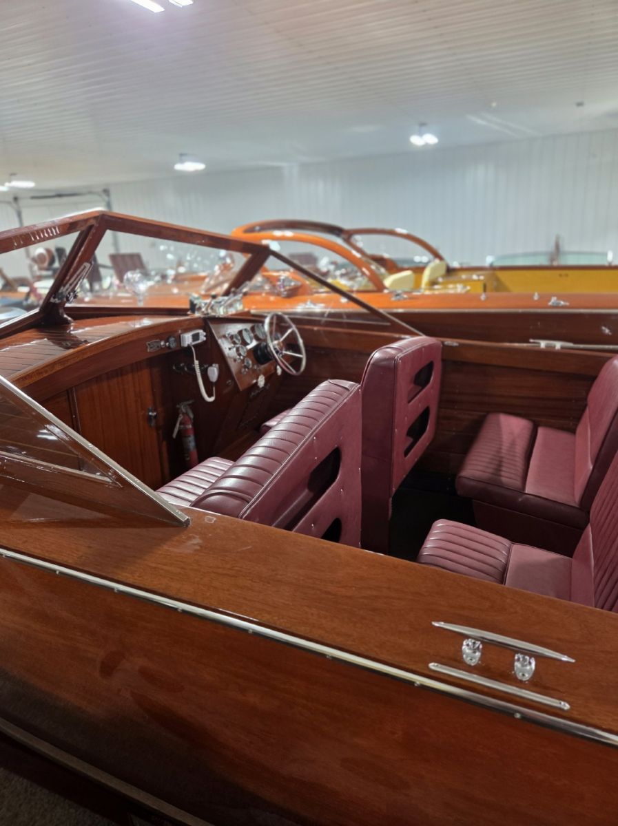 1983 Grand Craft Grand Craft 26' Utility Utilities - 26.0ft Inboard in Wawasee, IN