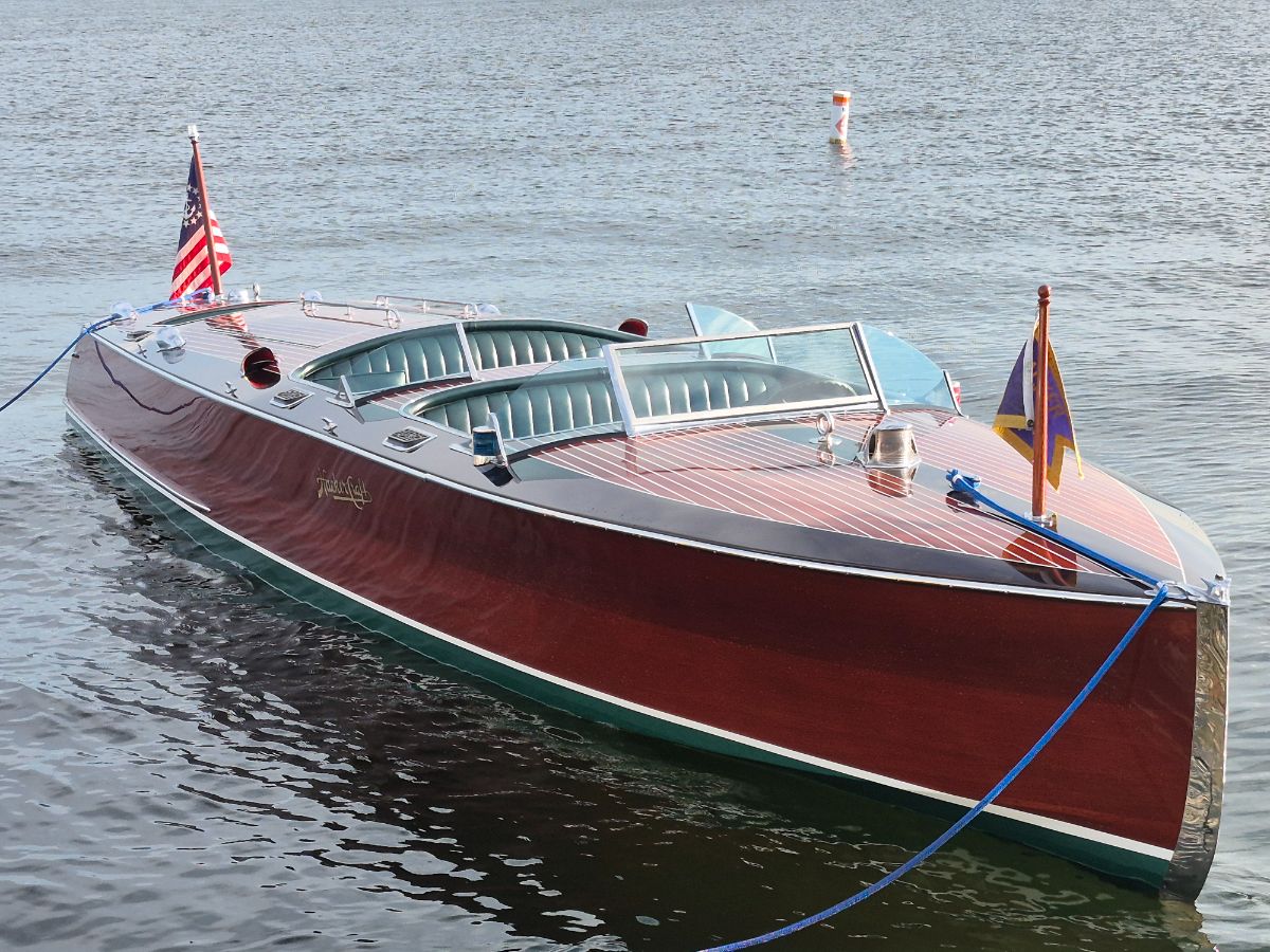 1989 Hacker Triple Cockpit Runabouts - 30.0ft Inboard in Lake Minnetonka, MN
