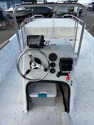 2003 Custom 24 DLX - image 9