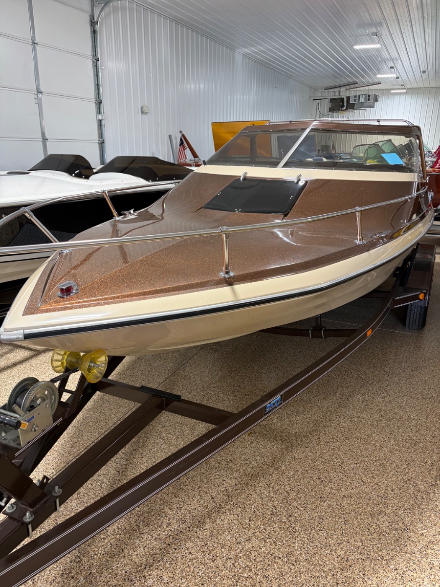 1977 Other Carlson CV-23 Classic Glass - 23.0ft Inboard/Outboard in Leesburg, IN