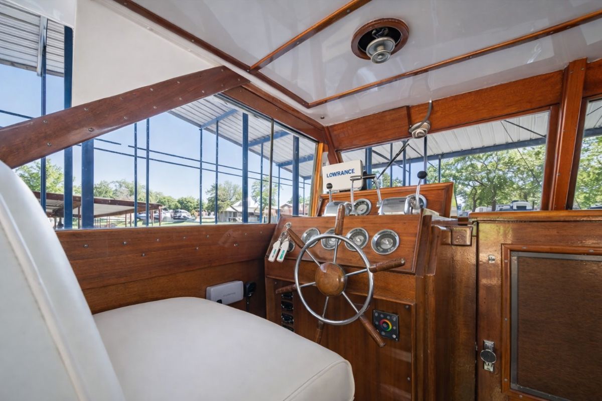 1964 Chris Craft Constellation - image 3