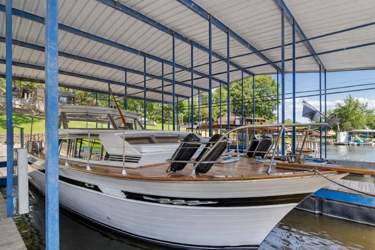 1964 Chris Craft Constellation Cruisers - 37.0ft Inboard in Grand Lake, OK