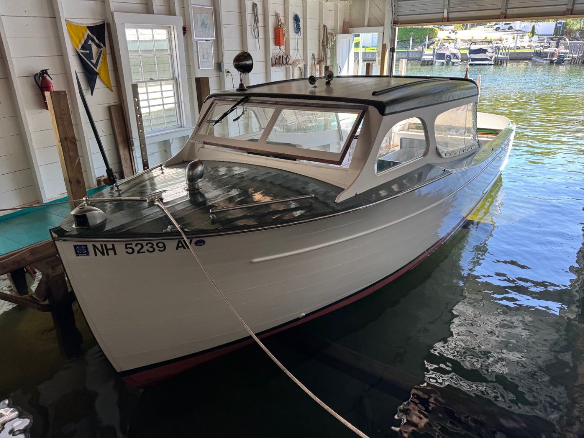 Rare 1940 Green and White Express cruiser 